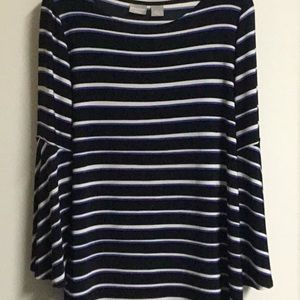 Chico’s Travelers Navy knit tunic, bell sleeves, Size 1